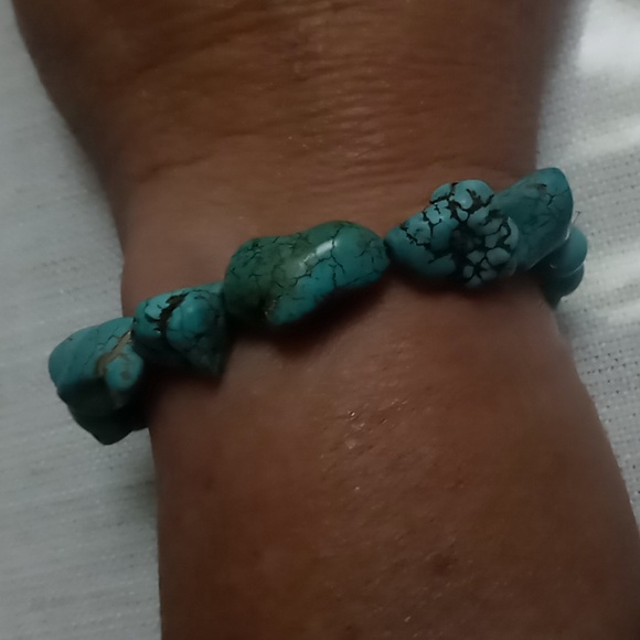 Turquoise and silver tone expandable bracelet - Picture 3 of 4